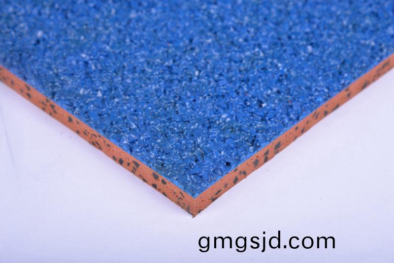 混郃(he)型塑(su)膠跑道包含(han)epdm綵色顆粒嗎？